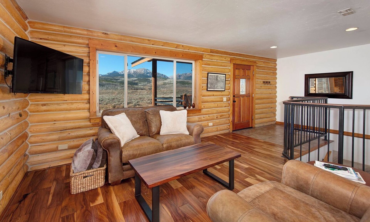 Silverthorne House | 5 Bedroom Log Cabin with Beautiful Mountain Views - Nearby Resorts