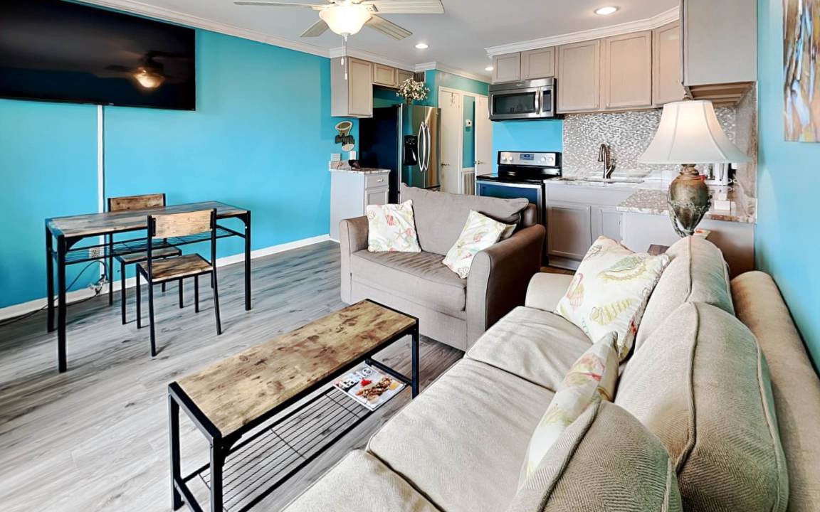 Folly Field Condo | 52 m² Condo ∙ 1 bedroom ∙ 4 guests