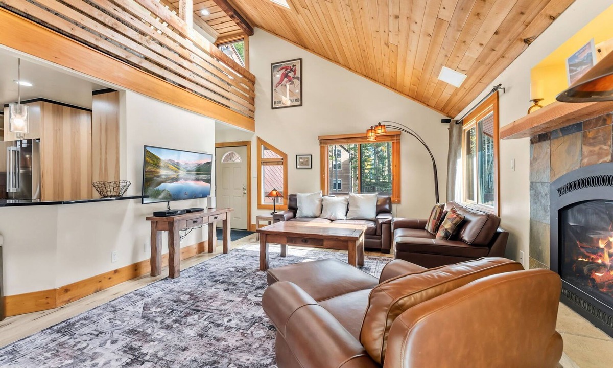 Warrior's Mark West House | 5BDR Ski-In/Out Escape | Hot Tub & Game Room