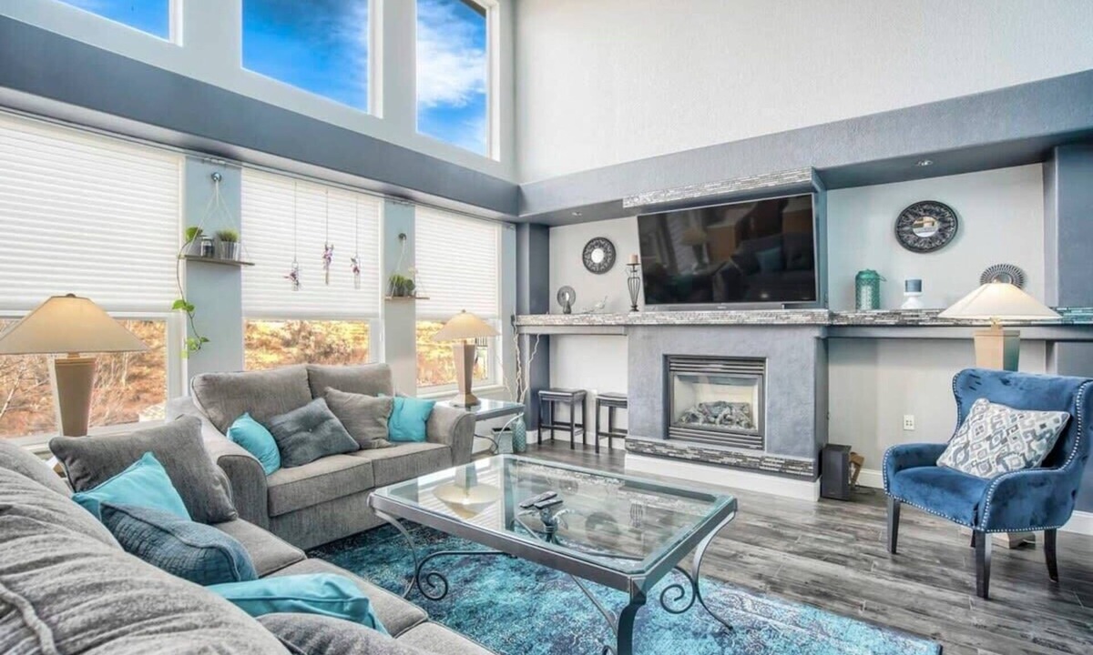 Northeast Colorado Springs House | 6BR Mountain View w HotTub ArcadeGame Northside CO