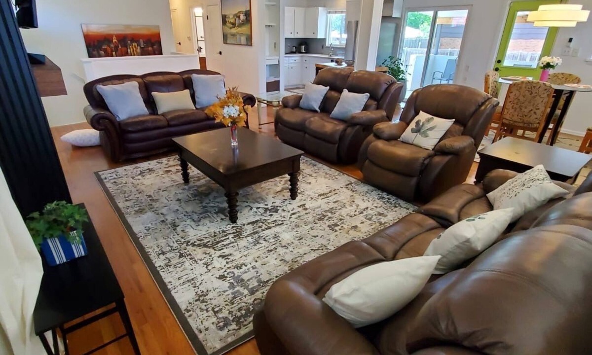 Southeast House | 7 bedrooms, 8 beds and 4 bathroom family house in Denver.