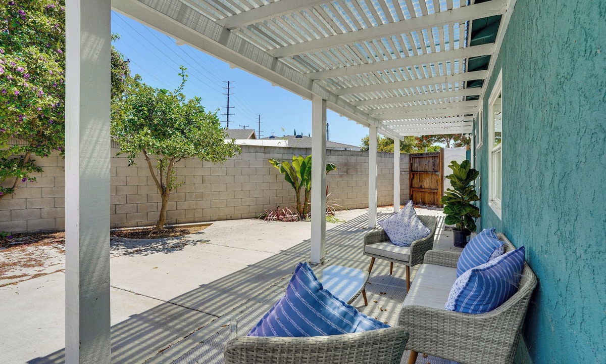 Midway City House | 7 Mi Huntington Beach: Family Home w/Patio!