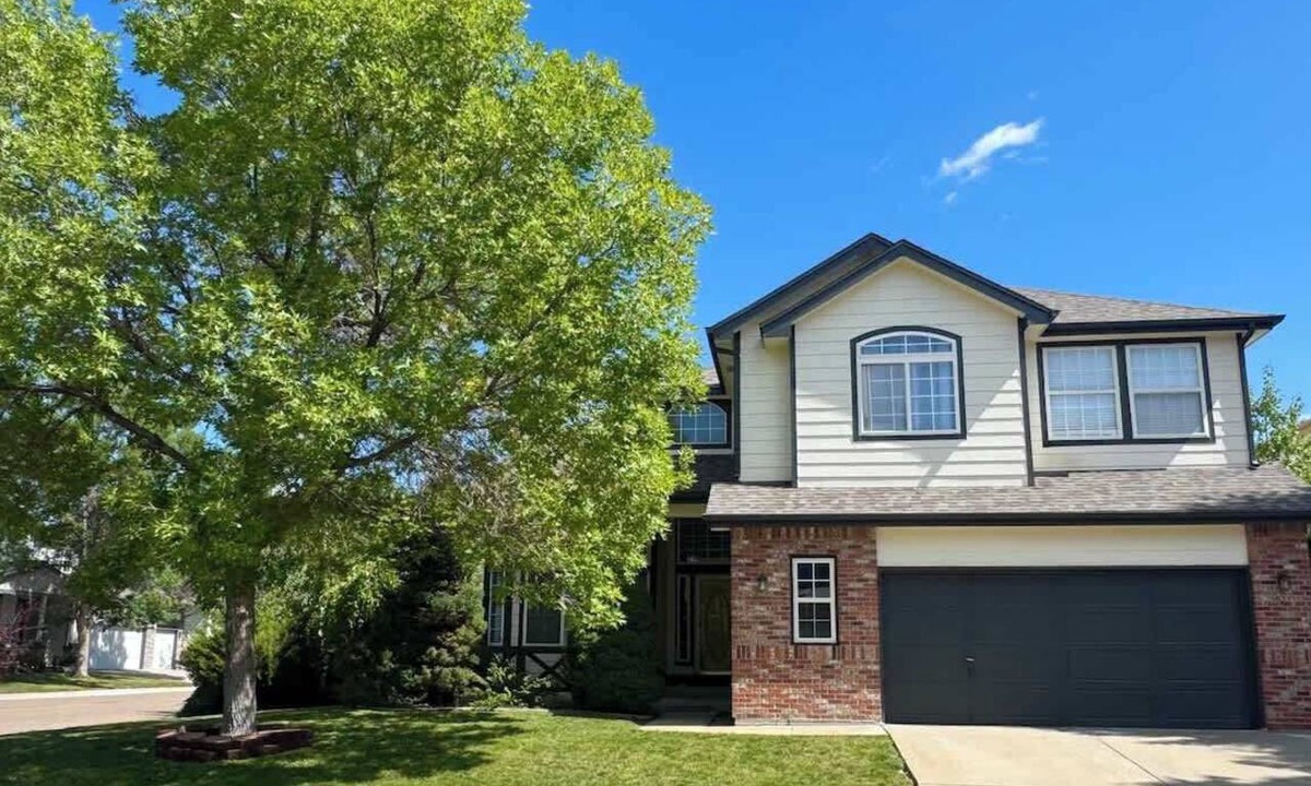 Northglenn House | 7Bedroom-5bath-Large Corner Lot, Near Scenic Trail/Easy Access to Downtown