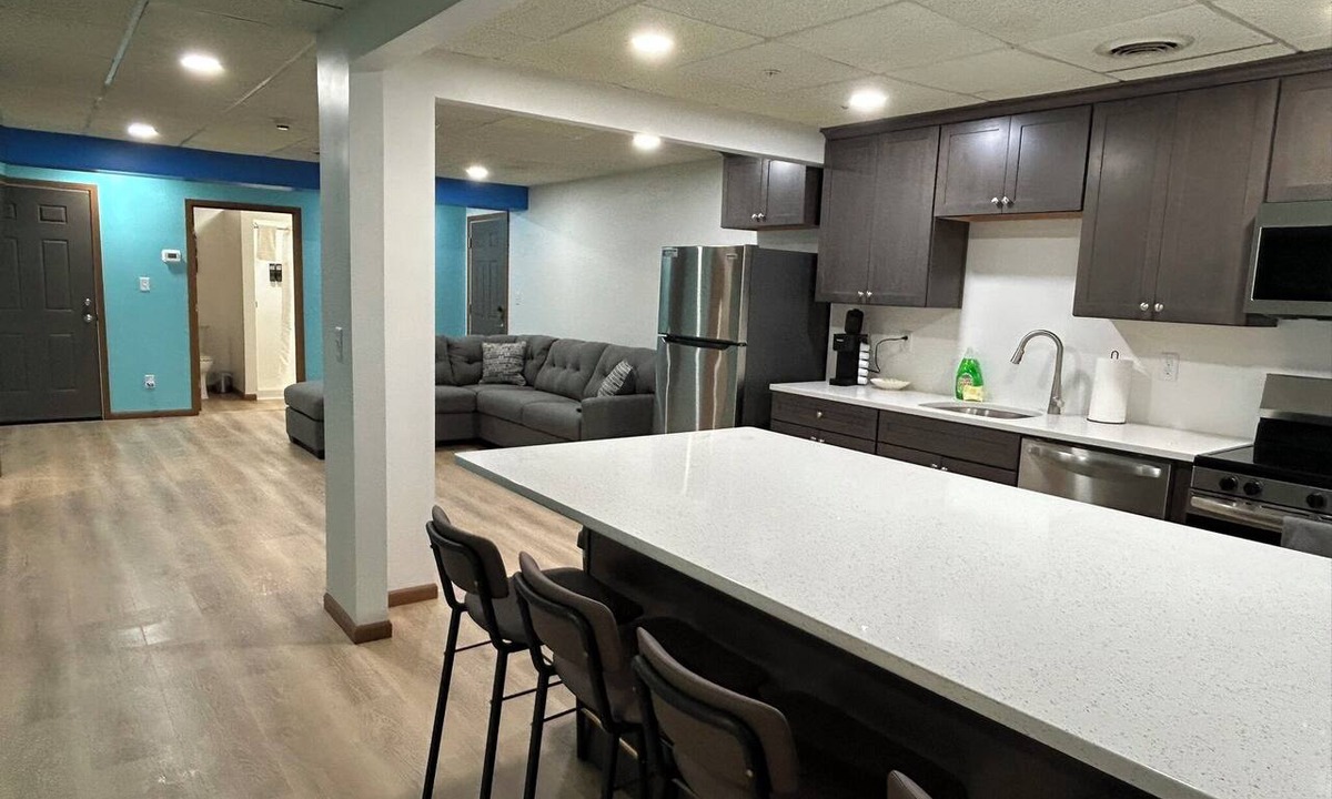 Sandusky Condo | 9 Beds-Sleeps 12-Gatekeeper Suite