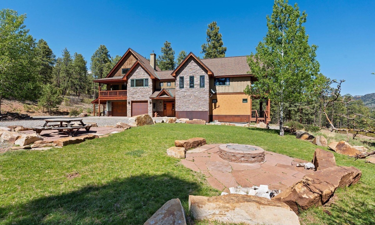 Durango House | A/C, Large Family Retreat, Hot Tub, Privacy, Views!