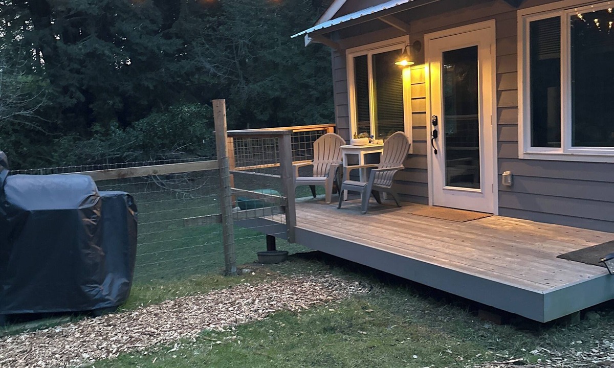 Freshwater Cottage | Above the fog alpaca cottage