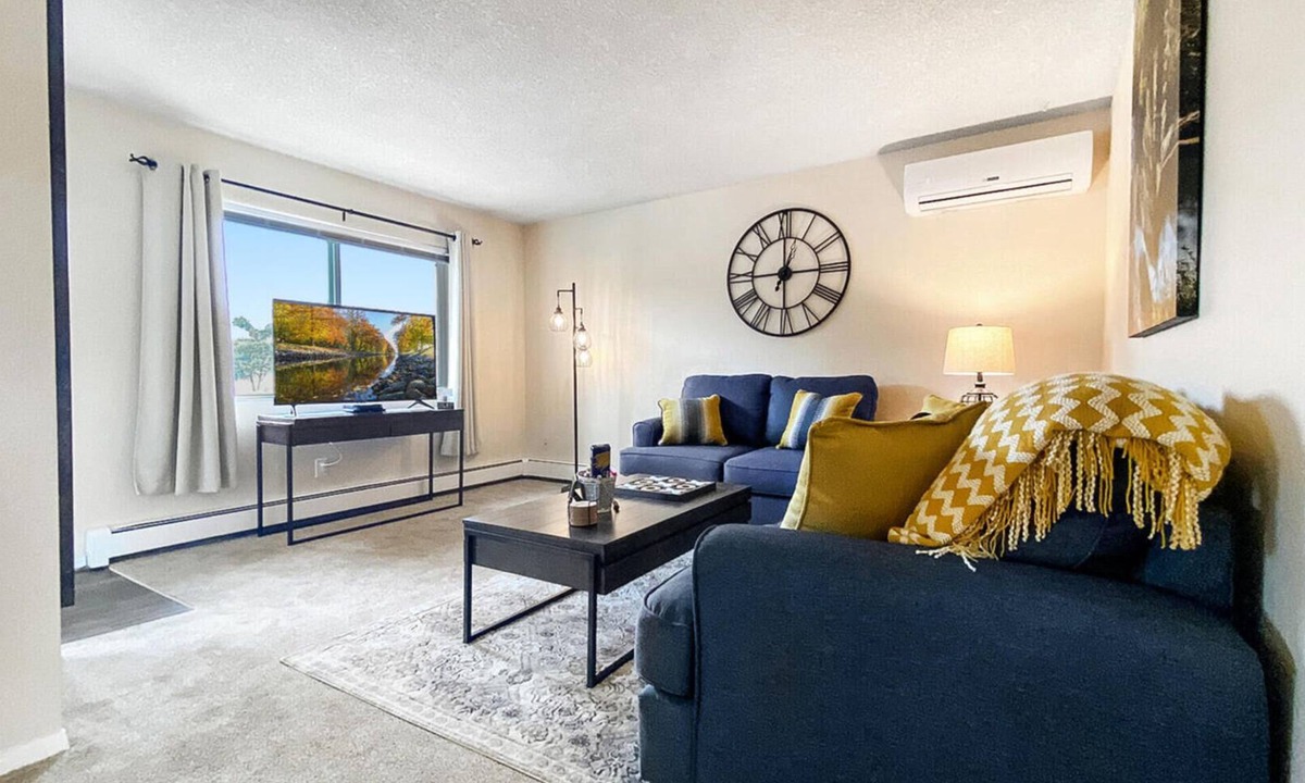 Rockrimmon Condo | ★Academy Hideaway With View! Sleeps 4 with AC!★