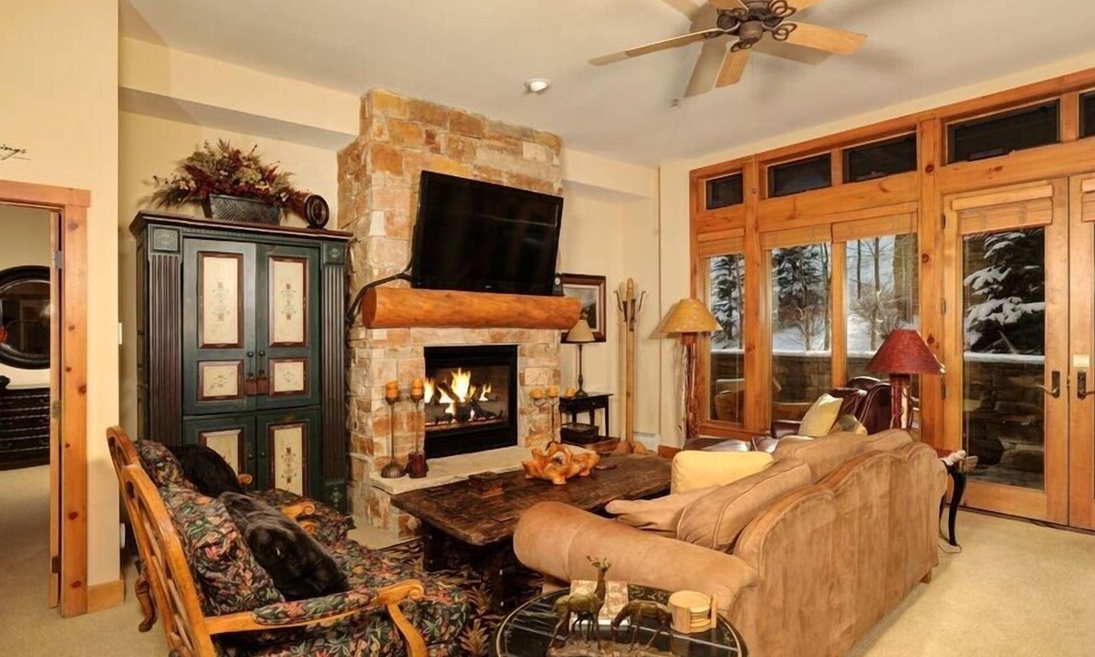River Run Condo | All Resort Fees Included | Ski-in/Ski-out Mountain Condo | Shared Outdoor Hot Tub + Outdoor Pool