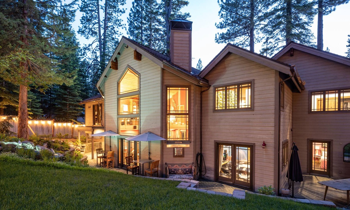 Tahoe Paradise Ski Chalet | Alpine Estate W/ Hot Tub