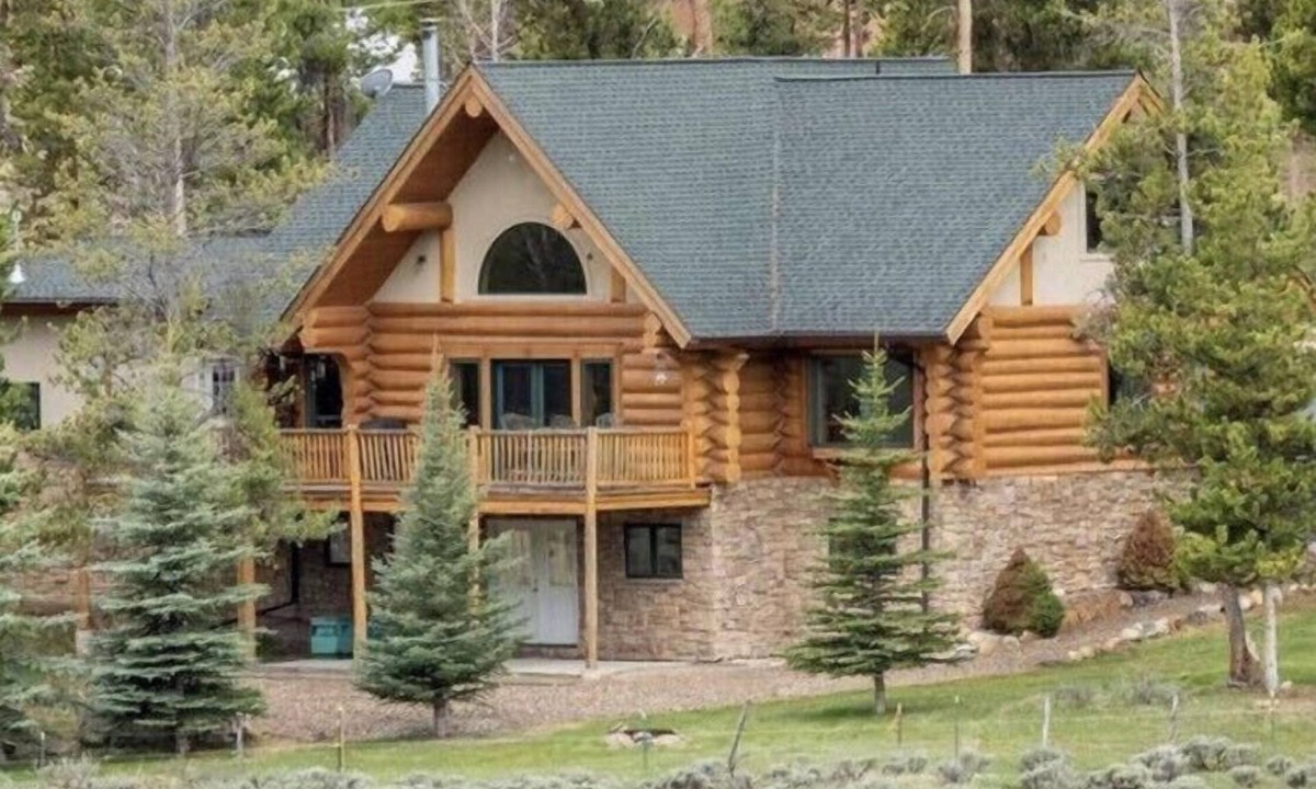 Grand Lake Cabin | Amazing 6 BDR 4 Bath Log Cabin!