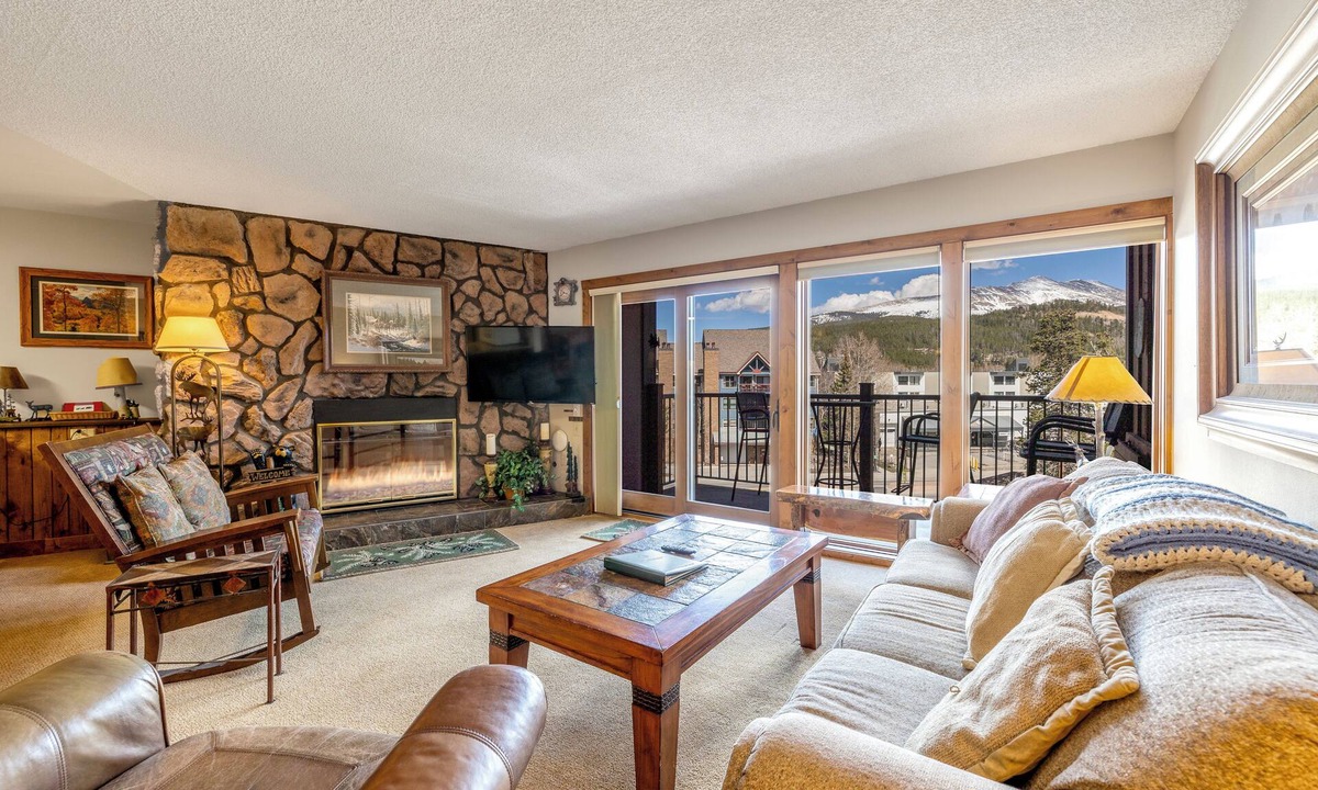 Historic District Condo | Amazing Breckenridge location! Ski-in, On-Site Hot Tubs, 1 block to Main Street!