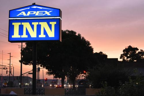 Modesto Hotel | Apex Inn