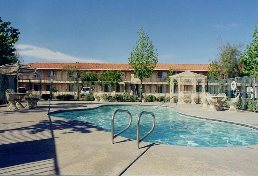 Atwater Hotel | Applegate Inn