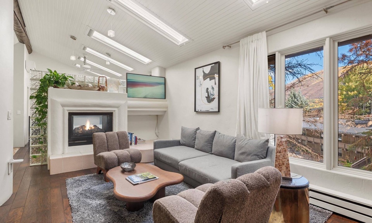 Aspen Condo | Aspen Stash Pad Steps From The Slopes