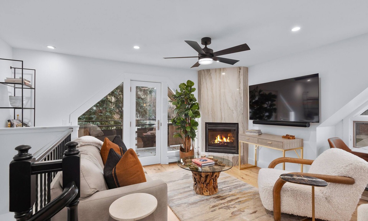 Aspen House | Aspen Townhouse West Unit 1 | Fully Renovated & Steps from Downtown