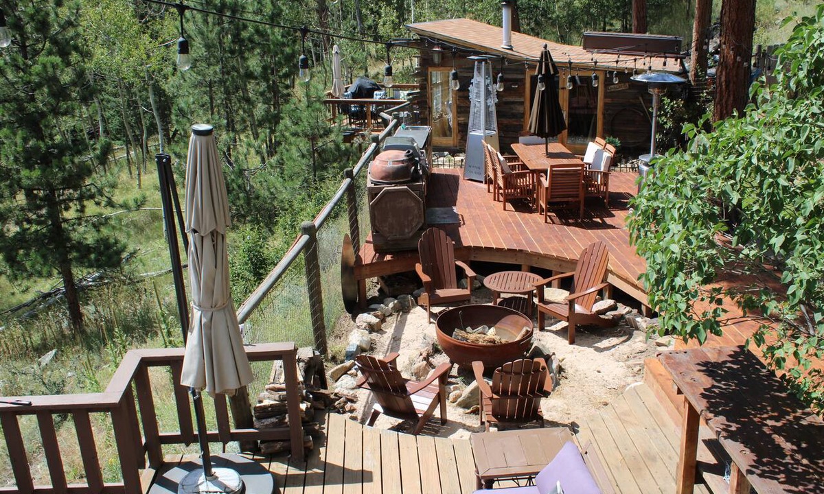 Bailey Cabin | Authentic Miner's Cabin Outdoor Colorado Adventure