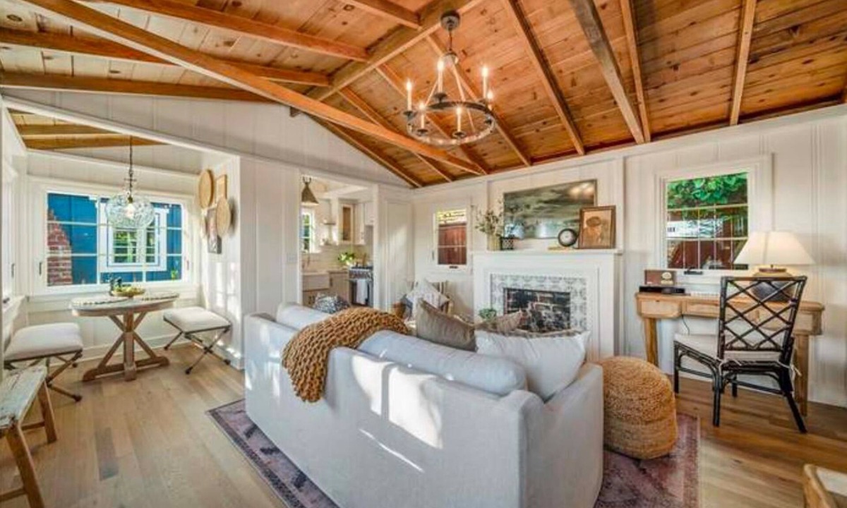 Laguna Beach Cottage | Avail July 24th 2026 . Current Guest stayed a year, we will miss them.