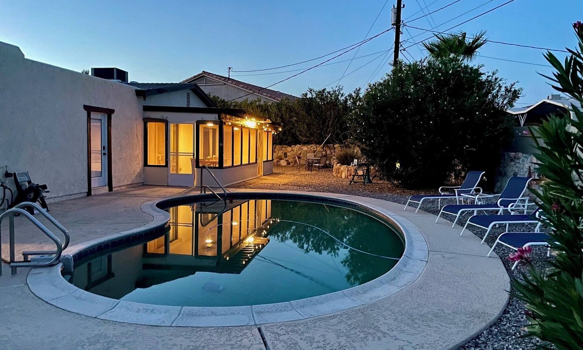 Lake Havasu City House | Awesome Location! Private pool HOME- 3 bedroomsWiFi-AC; 3min to Marina-Launch