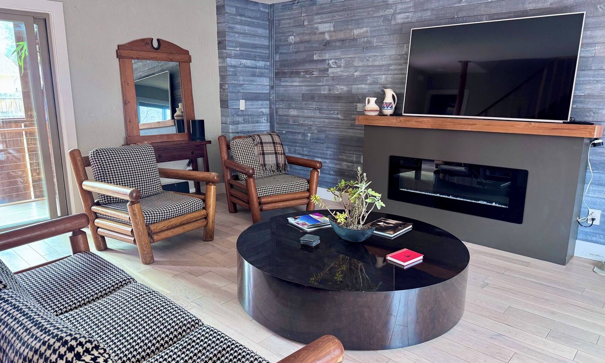 Fruita House | Awesome private home in center of adventure town Fruita with AC & Garage sleeps5