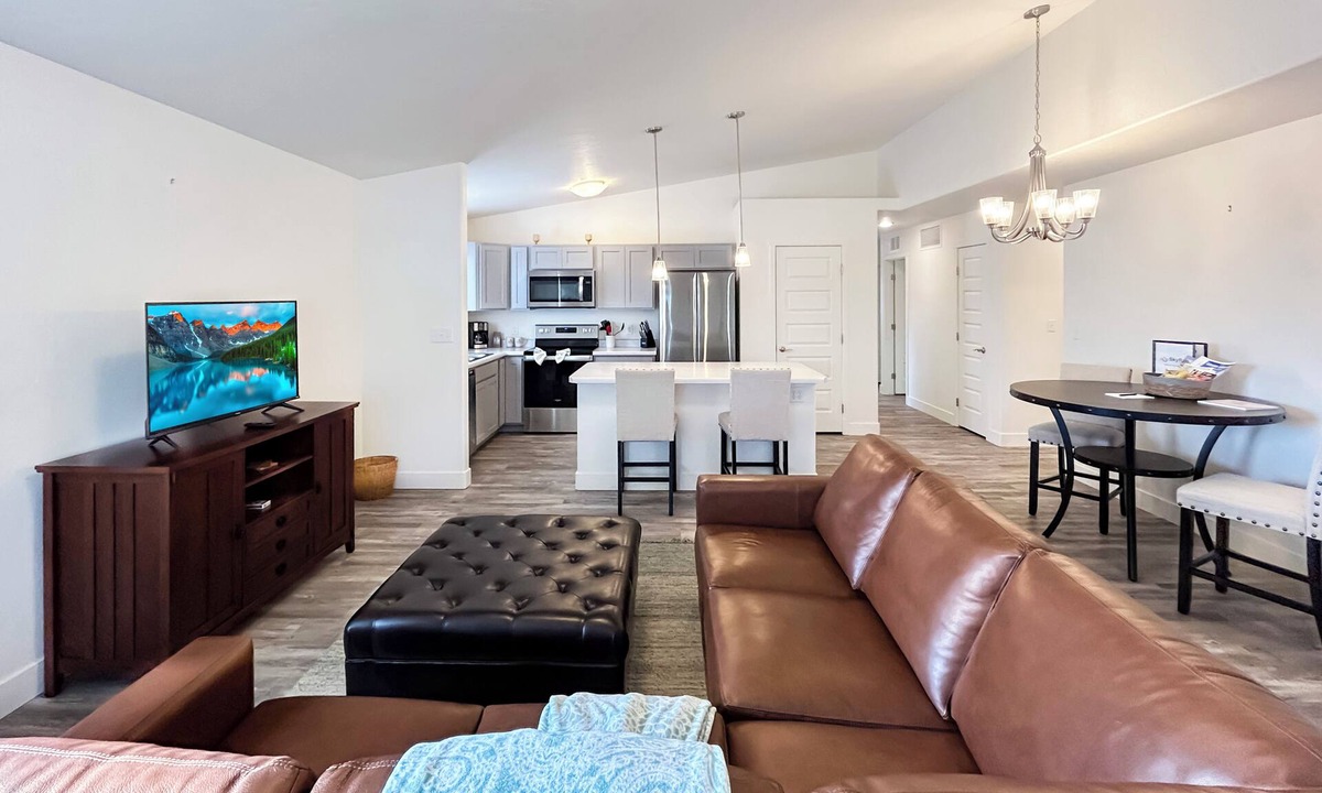Fruita House | BarknBike Abode Pets Desk Bikes Garage