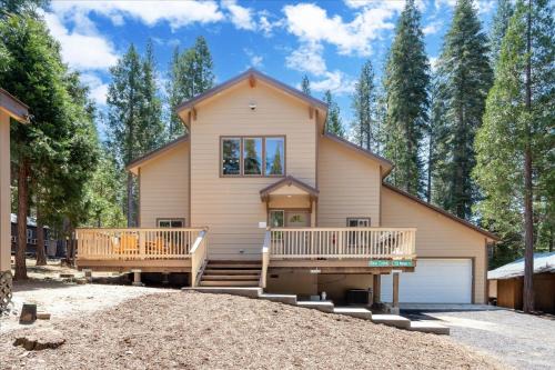 North Wawona House | Base Camp- Inside Yose w pool table/grill