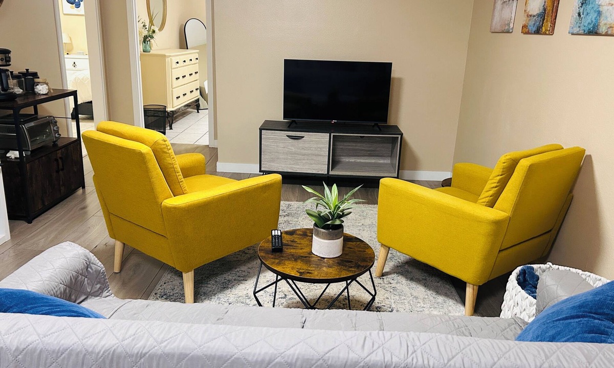 Aurora Apartment | Basement Apartment Near Anschutz DIA Central Park