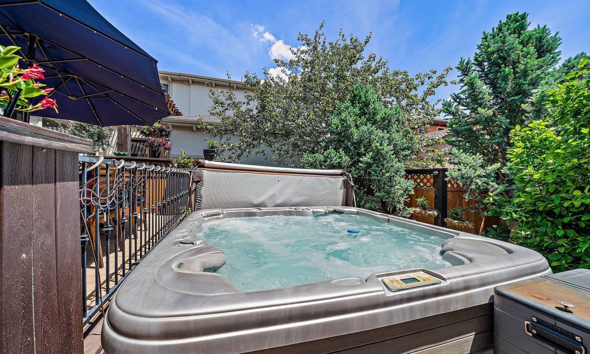 Stapleton Apartment | Basement Retreat w/Hot Tub! Gnome Sweet Gnome!