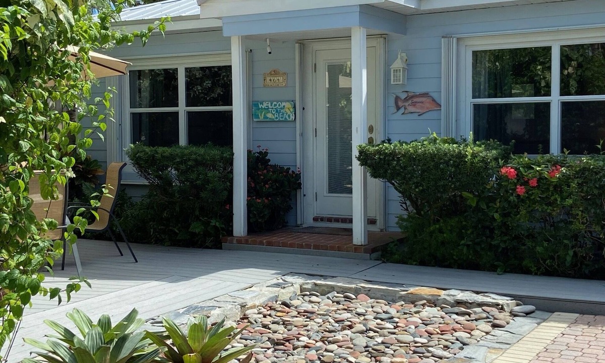 Juno Beach House | Beach Cottage with Private Beach Access