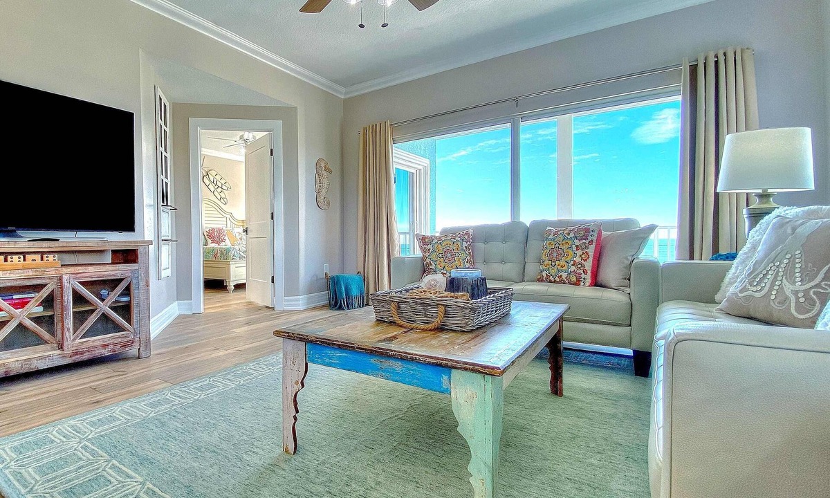 Independence Square Condo | Beachfront condo with WiFi EV chargers AC one dog welcome