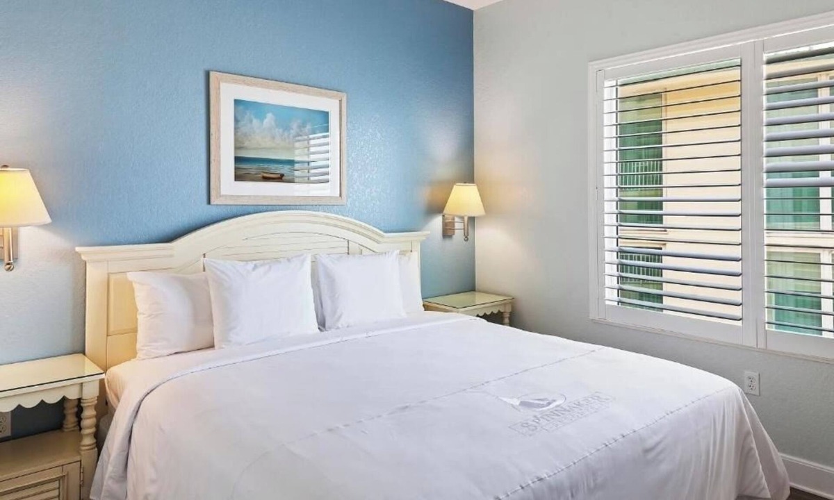 Ormond Beach Hotel | Beachside 1 Bedroom Condo – Gorgeous Ocean Views + Pool, Ideal for Couples