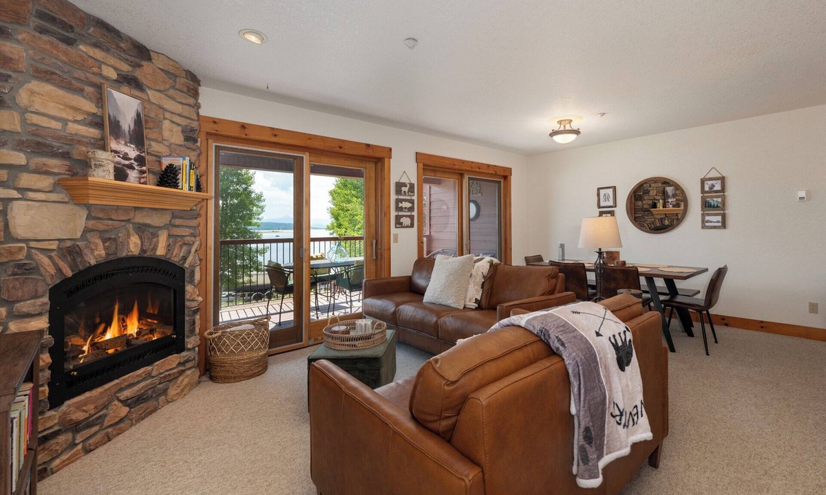 Grand Lake Condo | Beacon Landing Condo - on Lake Granby Luxurious Quality + Marina Right Outside