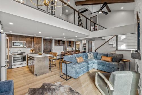 Steamboat Springs House | Bear Claw 402 - Premier Ski-in Ski-out & Winter Shuttle! Renovated 2025!