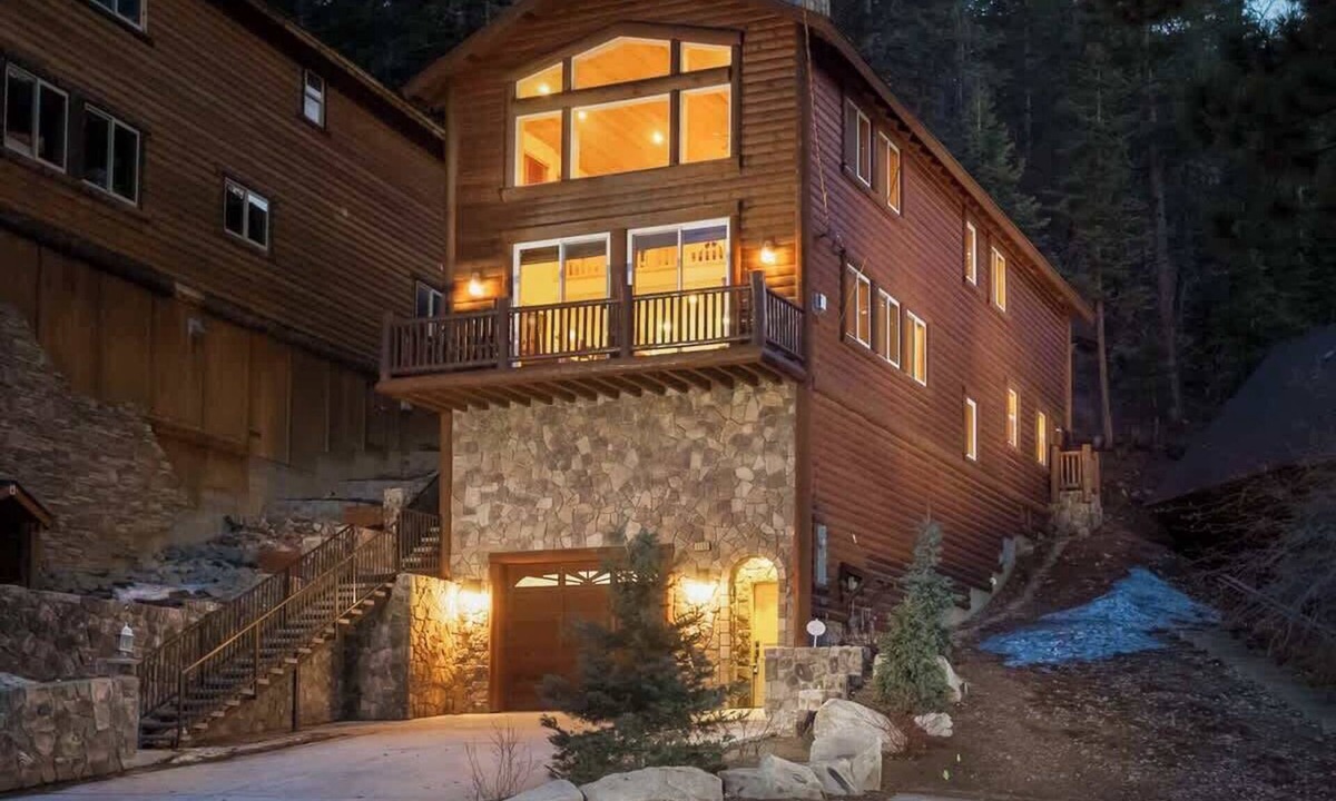 Big Bear Lake House | Bear Mtn Chalet. Walk 2 Zoo, Bear Mtn, Golf. Games