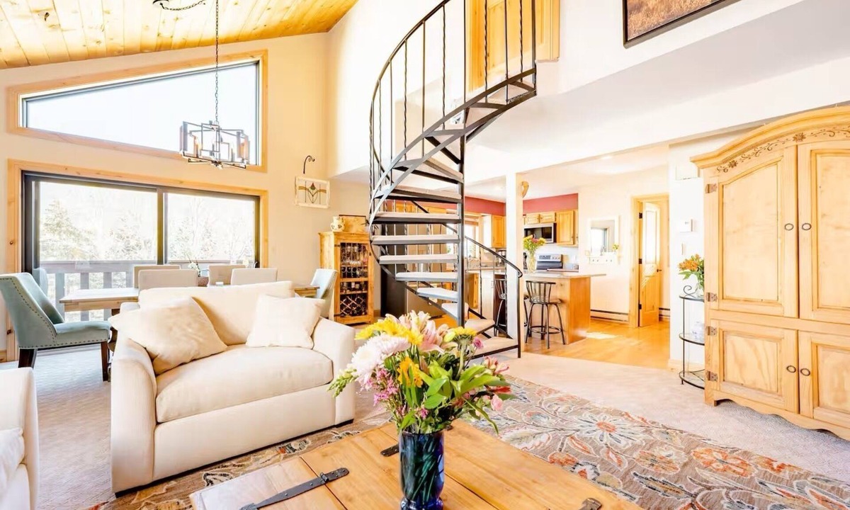 Eagle-Vail House | Beautiful 3-bedroom townhome in Avon perfect for your getaway