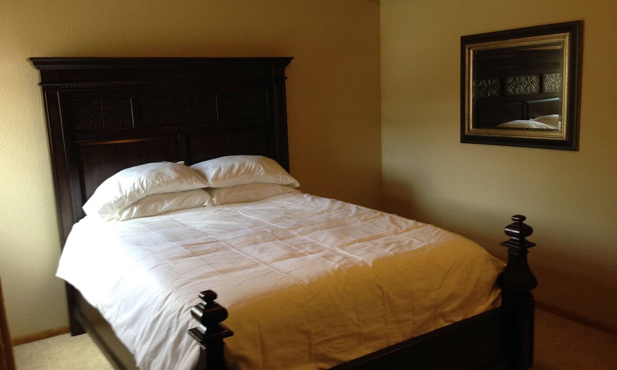 Estes Park Condo | Beautiful Estes Park 2 Bedroom Loft in the ❤️ of town with Air Conditioning