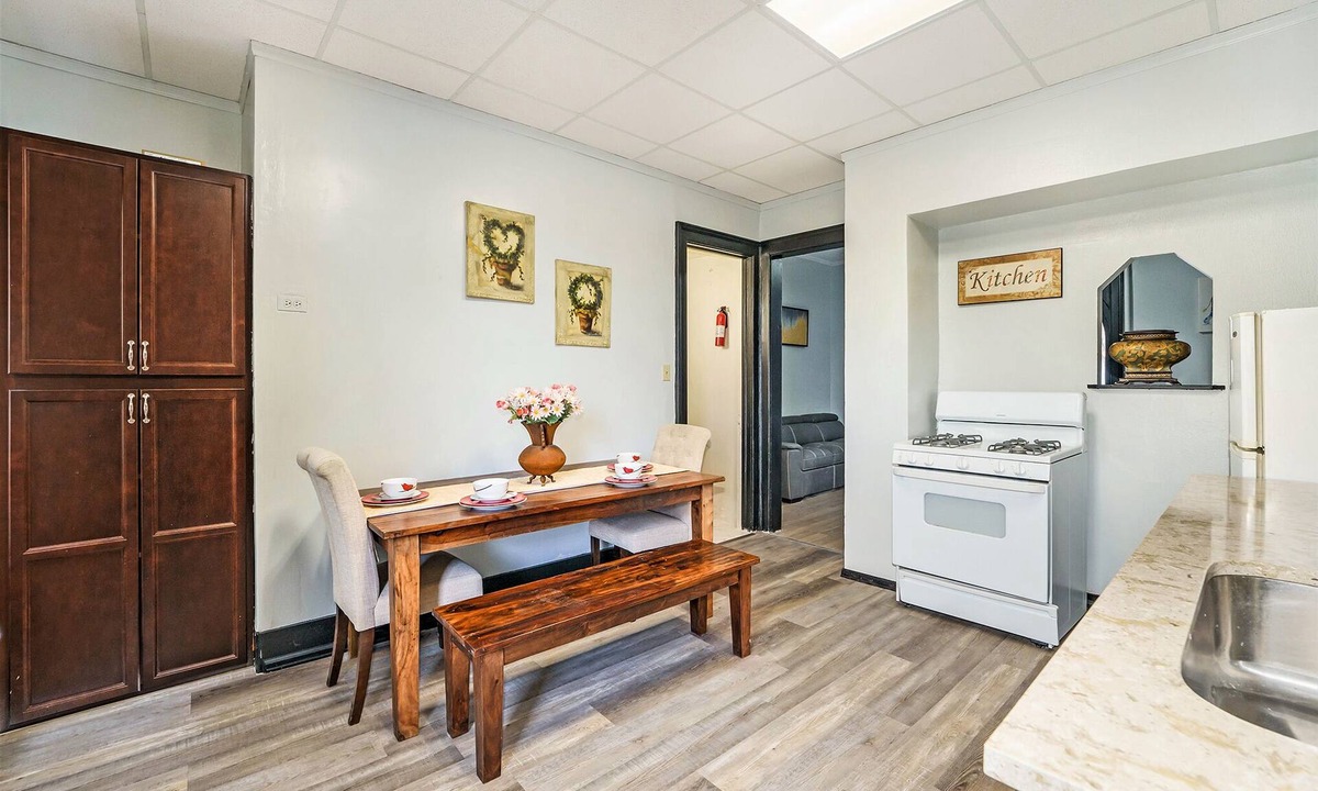 Capitol Hill Apartment | Beautiful Large 1 bed 1 bath in Capitol Hill denver