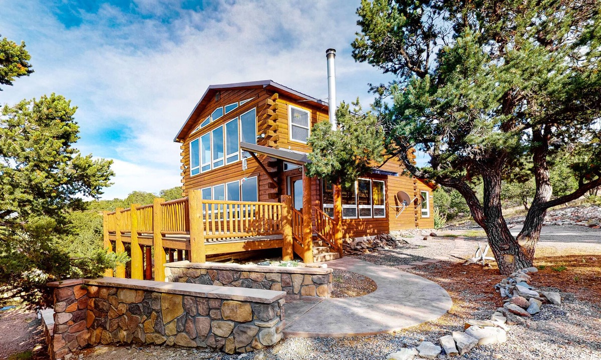 Del Norte House | Beautiful Mountain-Top Home on 40-Plus Acres in South Fork w/Free WiFi/Decks