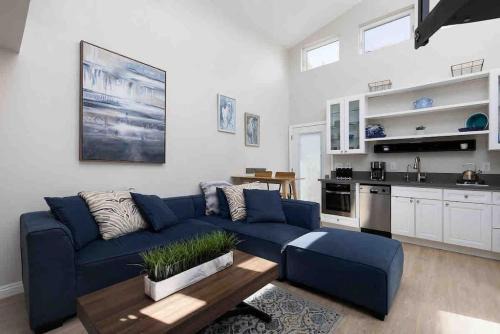 Brea House | Berenice Tiny House Oasis Patio Pool House