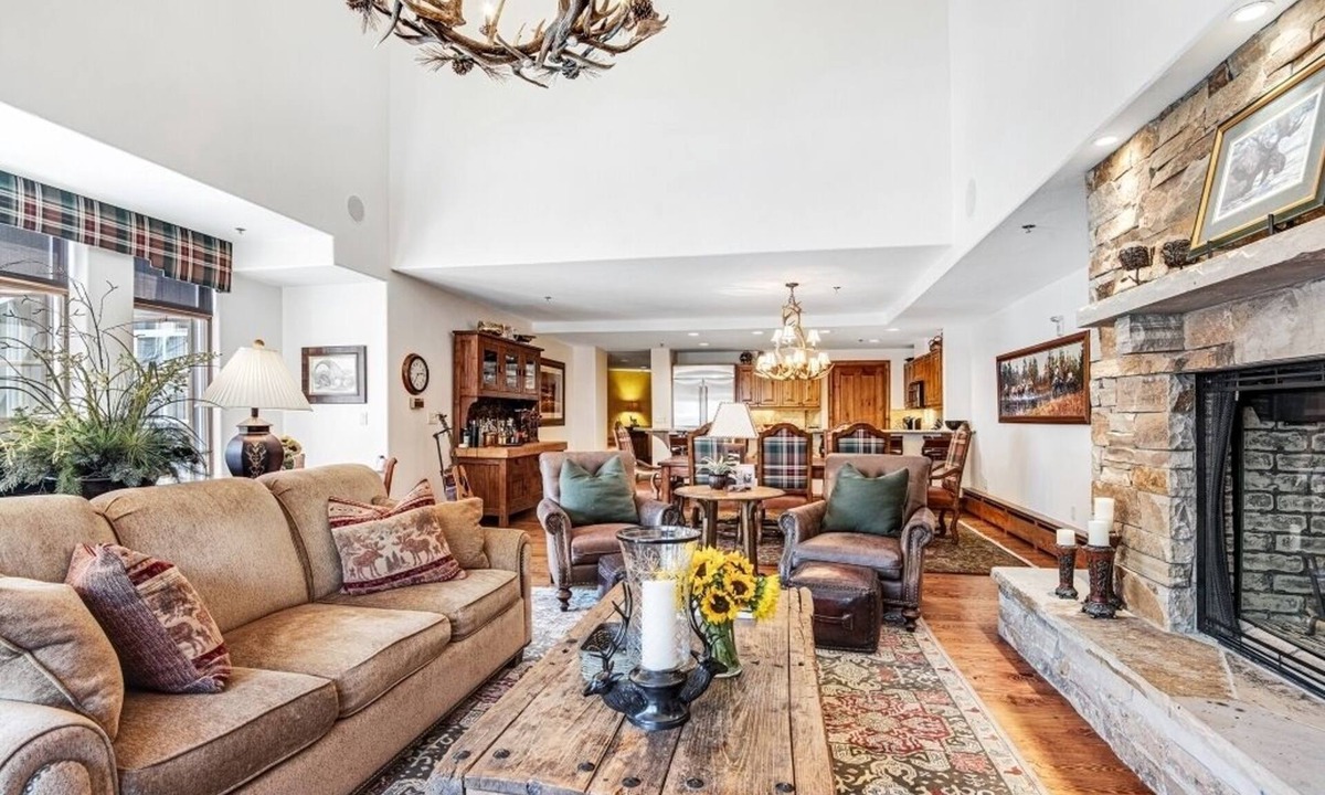 Beaver Creek Condo | Best Location BC Village/Walk to Ski School, Shops/Ski In Out/2 Master Suites