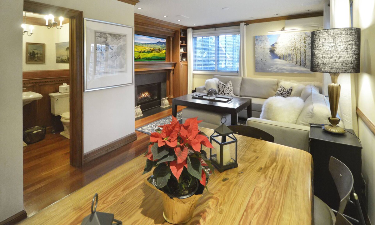 Aspen House | Best location in town! Elegant and a great place for entertaining.