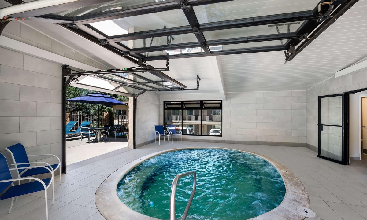 Glenwood Springs Hotel | Best Western Antlers at Glenwood Springs