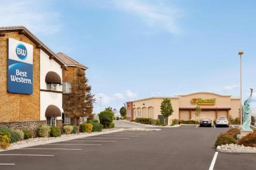 Wheeler Ridge Hotel | Best Western Liberty Inn