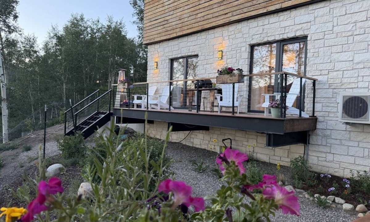 Mount Crested Butte Apartment | Bike-in/Bike-out |Epic Views | New Hot Tub