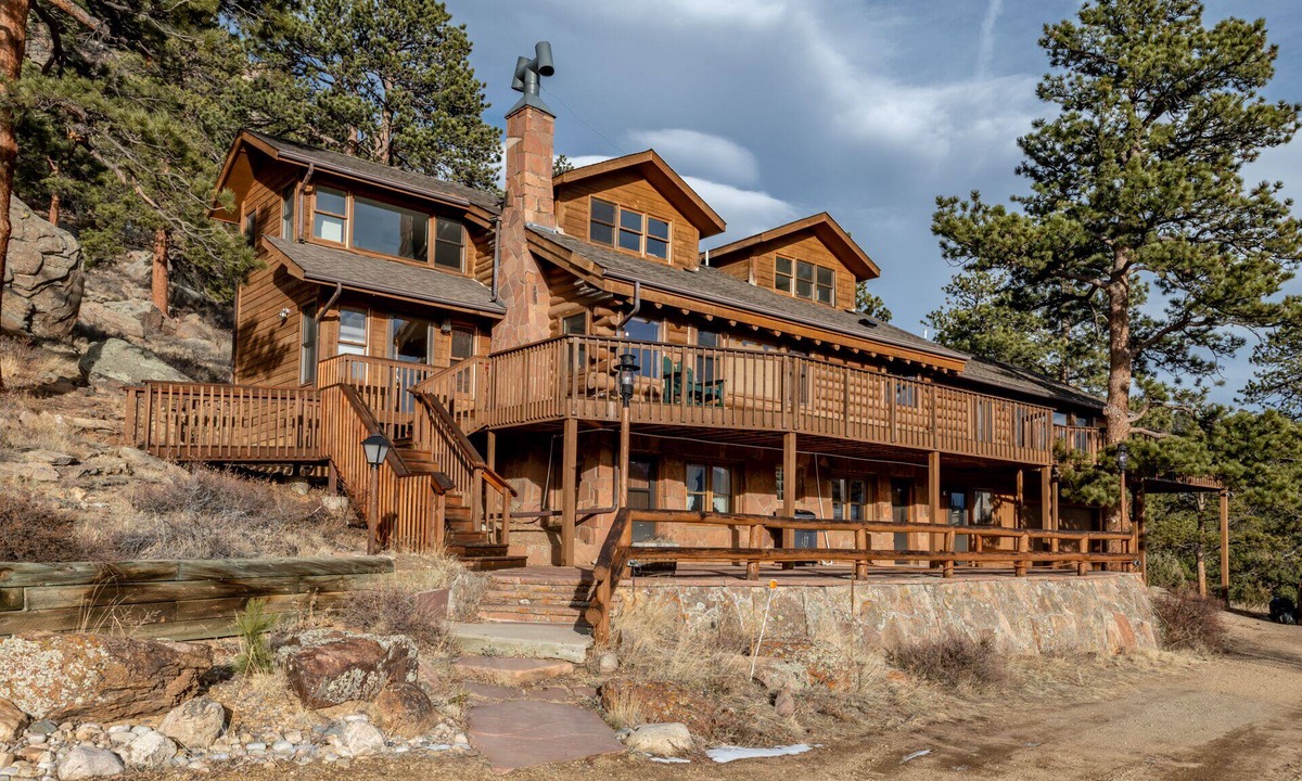 Estes Park House | Bishop's Retreat - Historic Log Home - Panoramic Mountain Views - 20-NCD0237