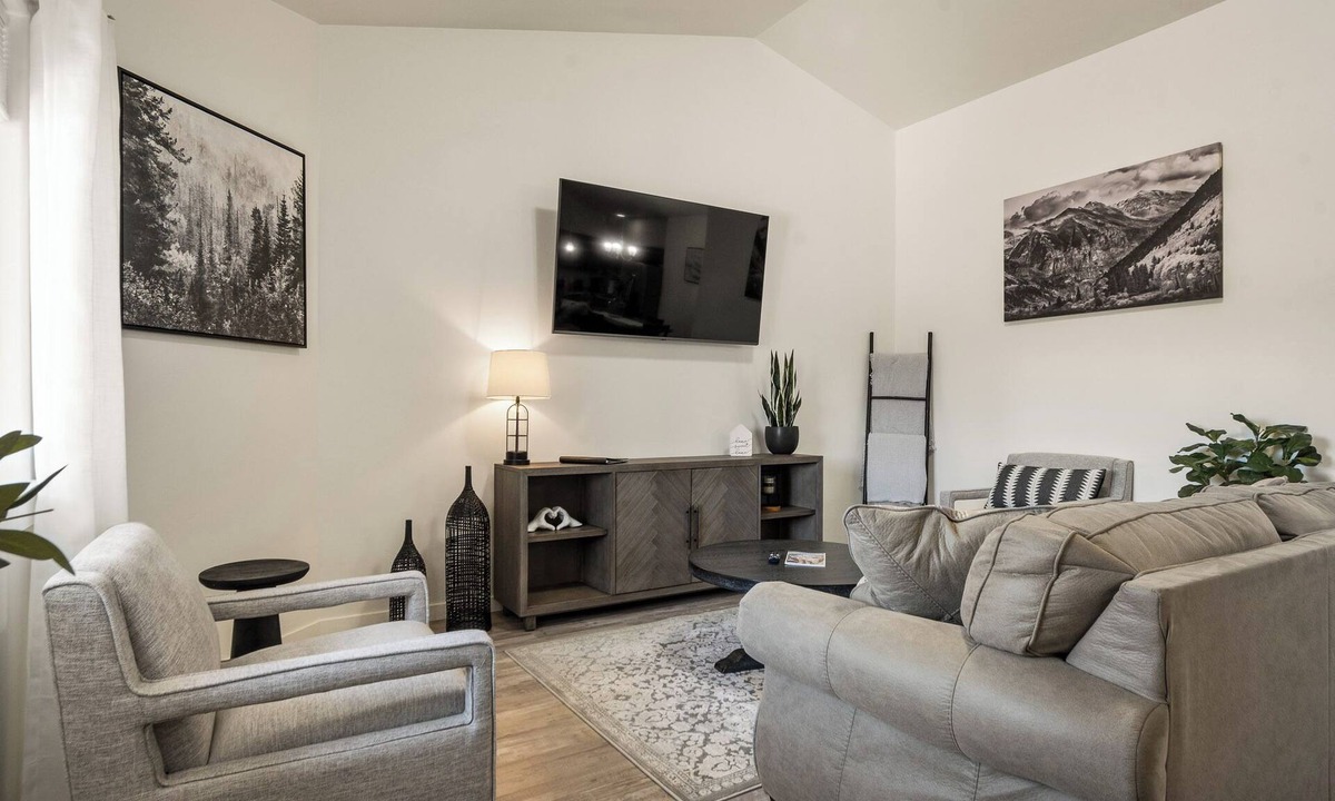 Montrose House | Black Canyon Retreats, Your Home Away From Home
