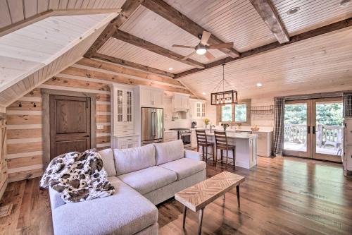 Bloomington House | Bloomington Cabin, Mins to Campus/Lake Monroe