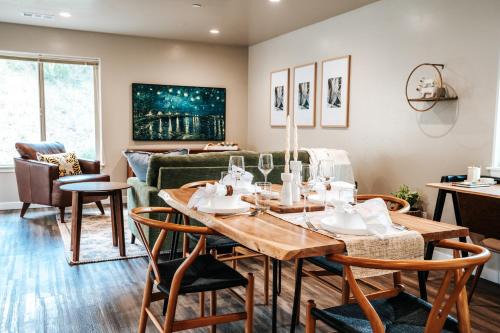 Humboldt Hill Apartment | Blue Spruce Retreat in the Redwood Curtain!