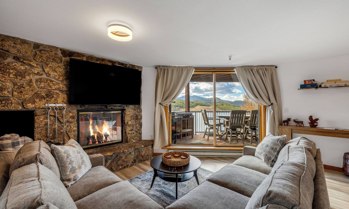 Dillon Condo | Brand New 2Bd/2Ba Condo-Hot Tub Access
