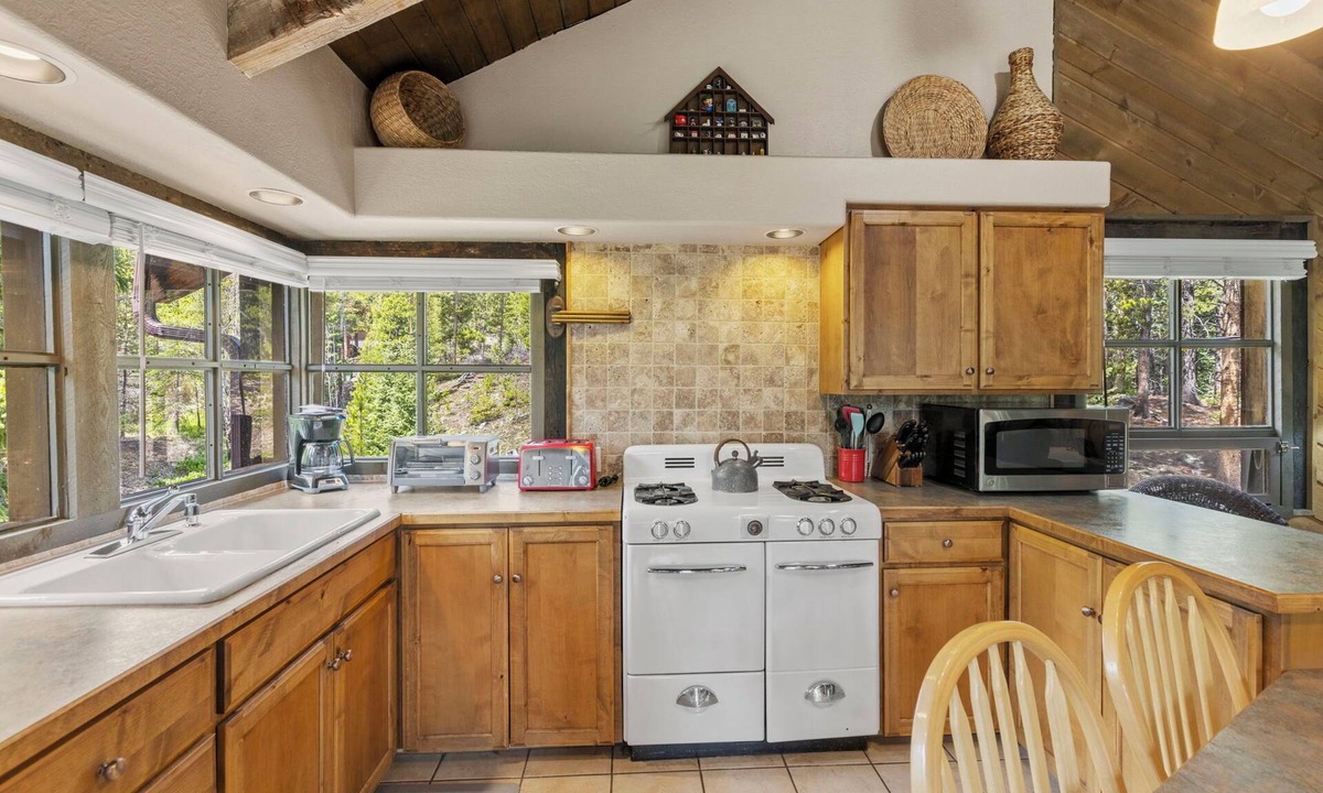 Blue River Cabin | Brecken Haus | Charming Rustic Cabin Retreat in Breckenridge