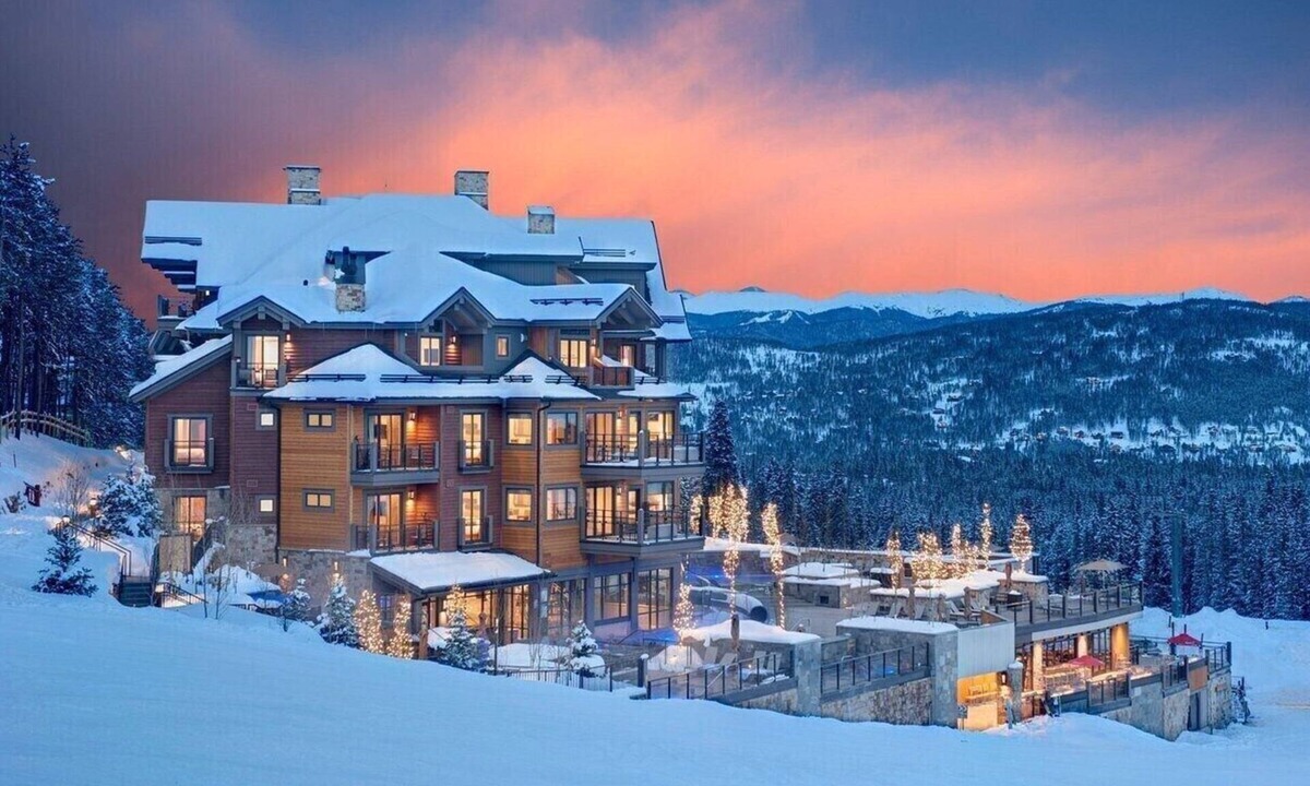 Peak 8 Hotel | Breckenridge 2-bedroom sleeps 8 ski-in ski-out condo hot tub all the amenities